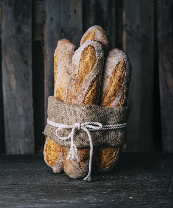 Junge Die Bäckerei